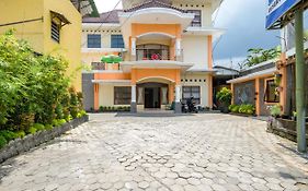 RedDoorz Syariah @ Jalan Simpang Gajayana